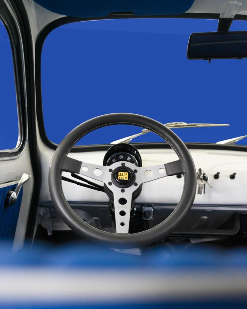 Fiat 500 Hertz interno 1